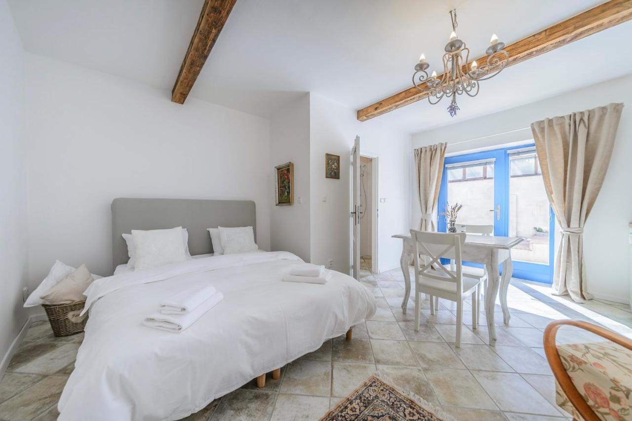 Mikulov Apartmany Magistr ภายนอก รูปภาพ