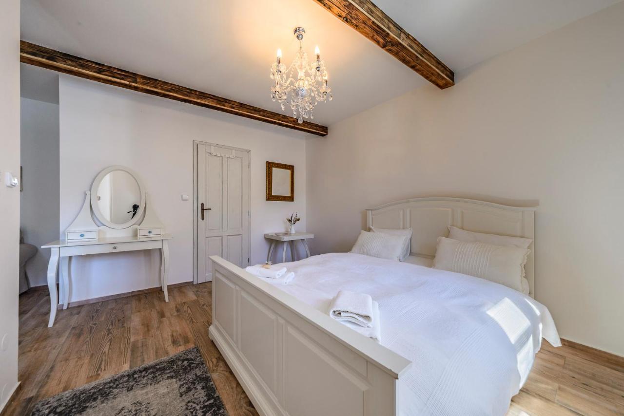 Mikulov Apartmany Magistr ภายนอก รูปภาพ