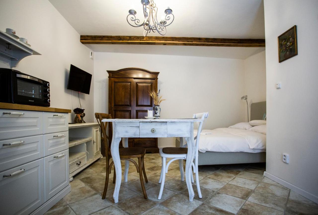 Mikulov Apartmany Magistr ภายนอก รูปภาพ